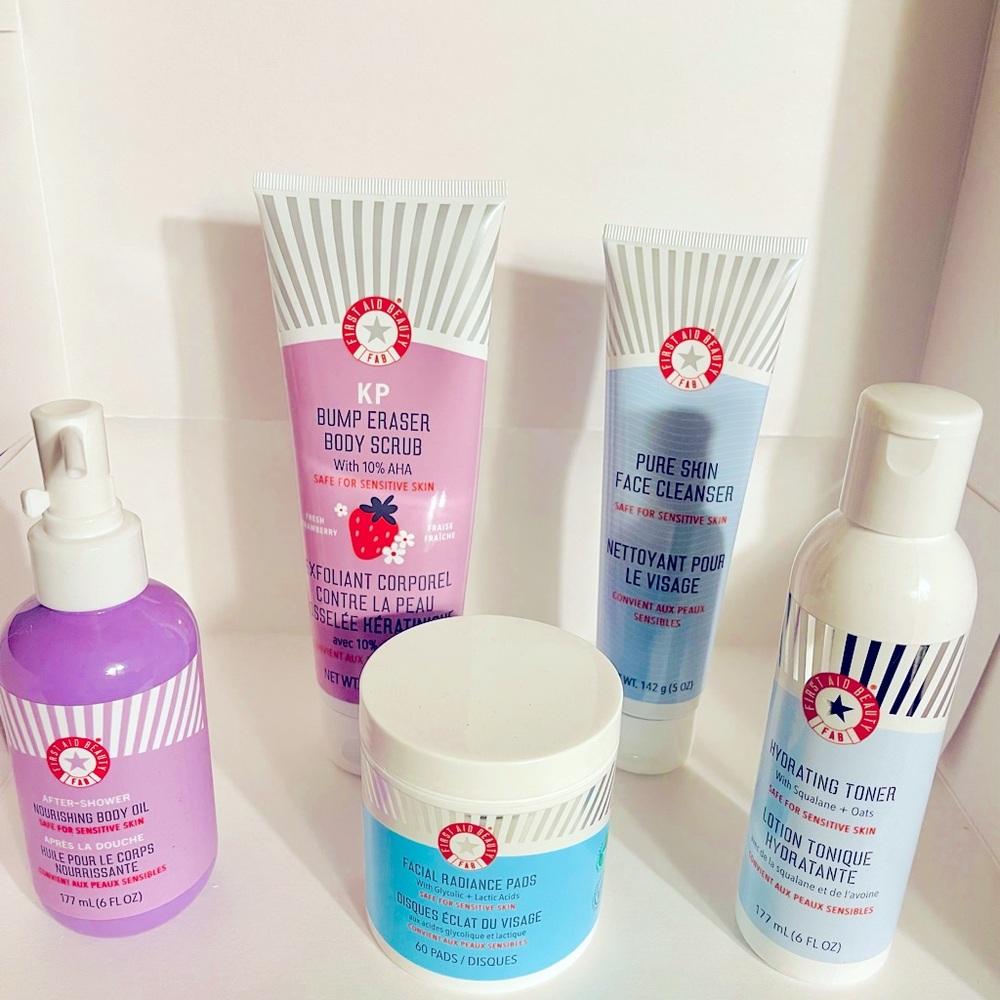 FIRST AID BEAUTY SKIN CARE